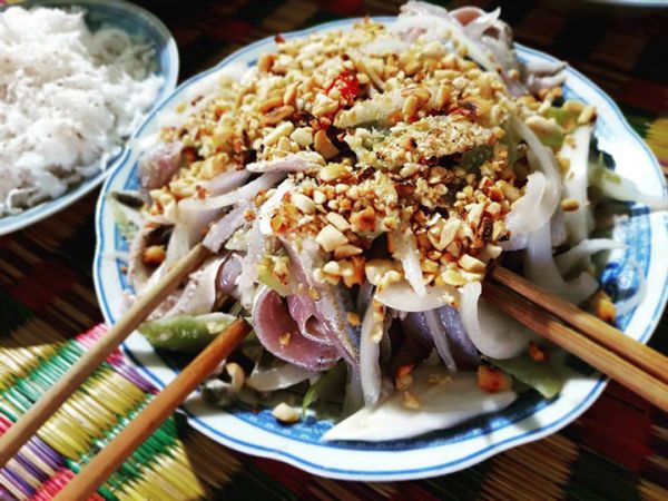 Đến Phú Quốc đừng quên thưởng thức gỏi cá trích nhé