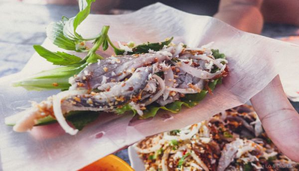Gỏi cá trích là đặc sản nổi tiếng của Phú Quốc