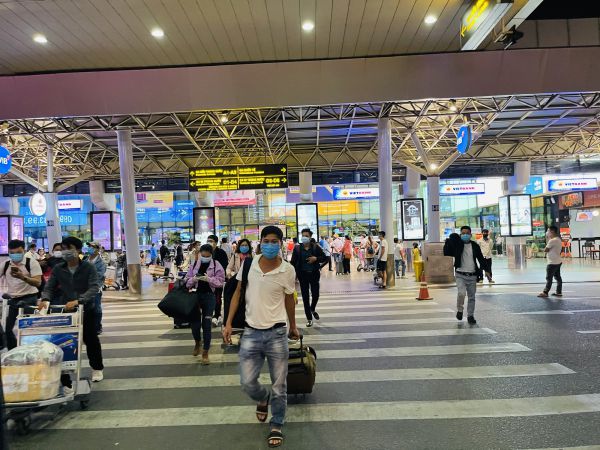 Về quê ăn Tết mùa dịch