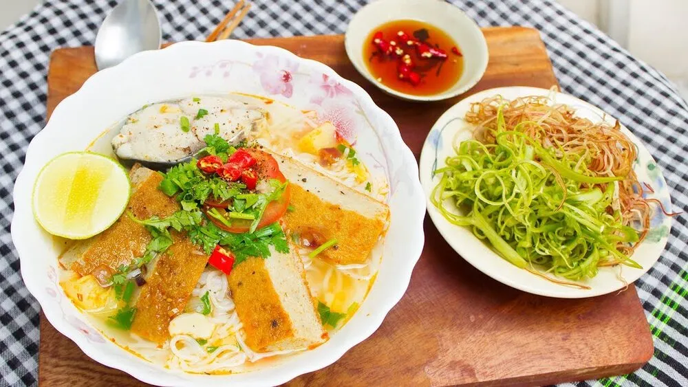 Bún chả cá với nguyên liệu tươi ngon của thành phố biển