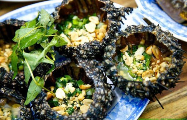 Hương vị của nhím biển bao gồm cả vị béo xen lẫn vị ngọt của các nguyên liệu tạo nên một hương vị khó quên.