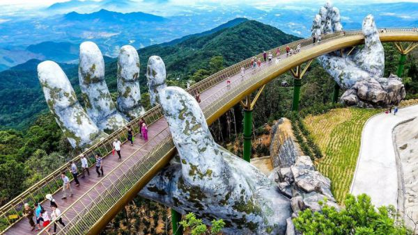 Bà Nà Hills hấp dẫn khách du lịch Đà Nẵng tháng 4