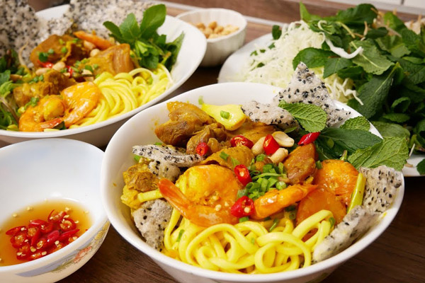 Mì Quảng có một hương vị độc đáo v mà bạn sẽ không thể nào quên.