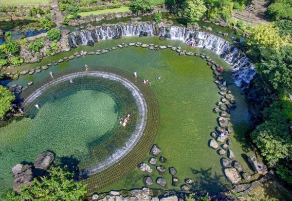 Suối Mơ cũng là điểm mà bạn không nên bỏ qua khi du lịch Đà Nẵng tháng 8