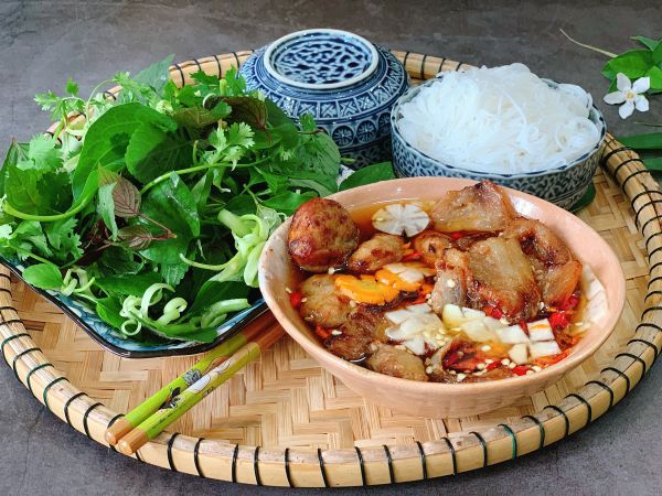Món bún chả từng được tổng thống Obama thưởng thức và khen ngợi