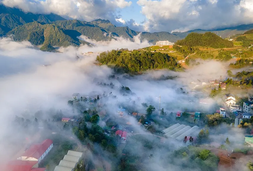 Sapa ngày cuối năm bồng bềnh trong mây