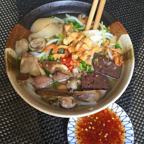 No bụng tại Buôn Mê Thuột với món bánh canh lòng (Nguồn: Sưu tầm)