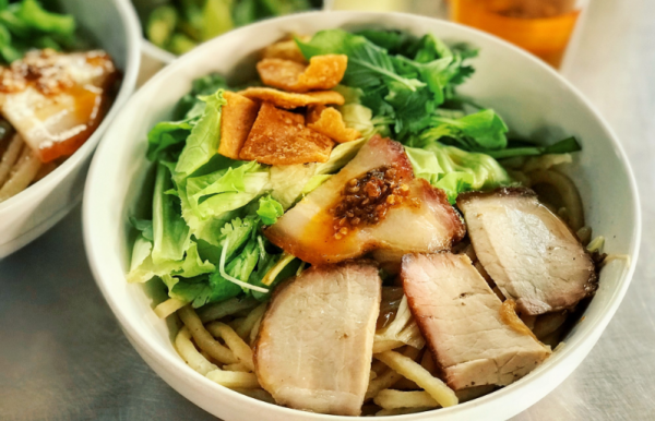Cao lầu sự kết hợp của ẩm thực Việt Nam, Trung Hoa và Nhật Bản (Ảnh Sưu Tầm)