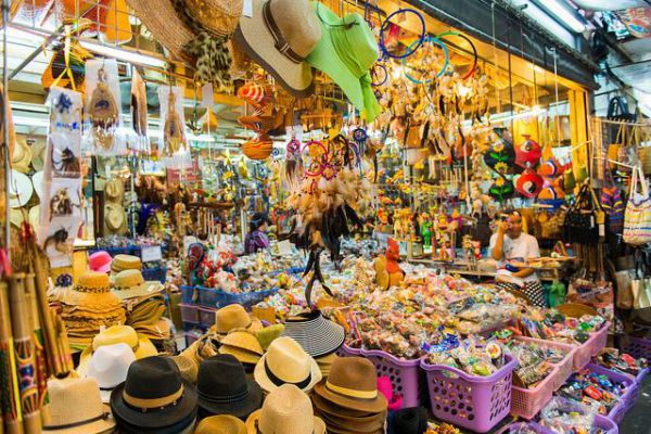 Du lịch Ninh Bình bạn hãy đến Chợ Rồng và trải nghiệm ngay nhé!