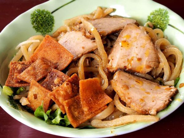 Cao lầu món ngon nổi tiếng nhất tại Hội An (Ảnh: ST)