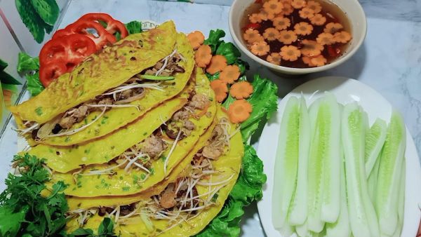 Bánh xèo vô cùng thơm ngon, hấp dẫn