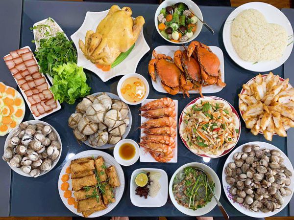 Hải sản Hạ Long vô cùng đa dạng phong phú