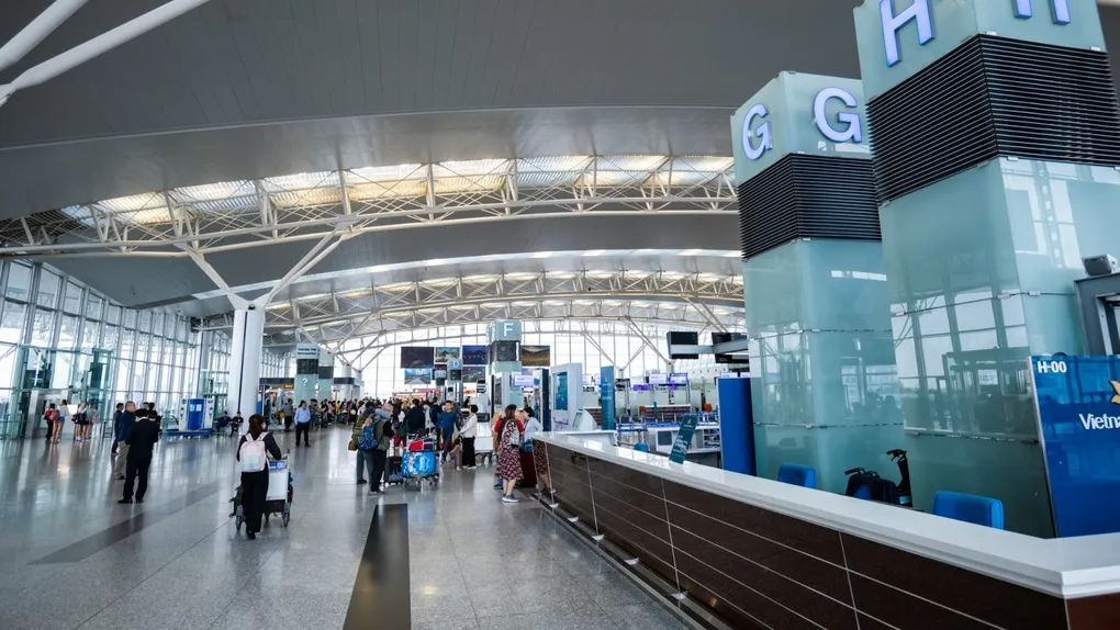 Sân bay Nội Bài thoáng rộng với cơ sở vật chất hiện đại