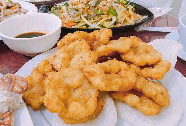 Chả mực là món ngon Hạ Long được người dân và du khách yêu thích