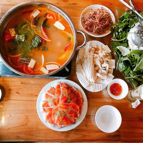 Lẩu cá hồi đặc sản của Sapa