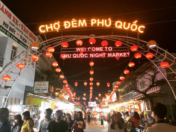 Địa điểm vui chơi buổi tối ở Phú Quốc - Chợ đêm Phú Quốc