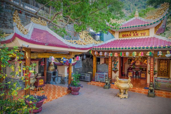 Chùa Quan Âm núi Bà Đen Tây Ninh