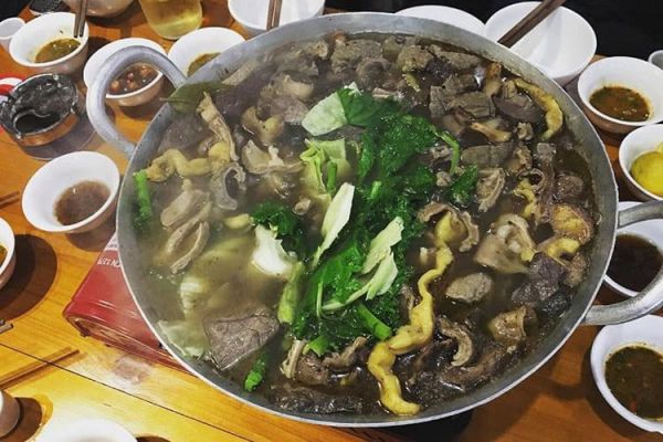 Thắng cố là món gia truyền của đồng bào dân tộc Mông nổi tiếng khắp vùng Tây Bắc