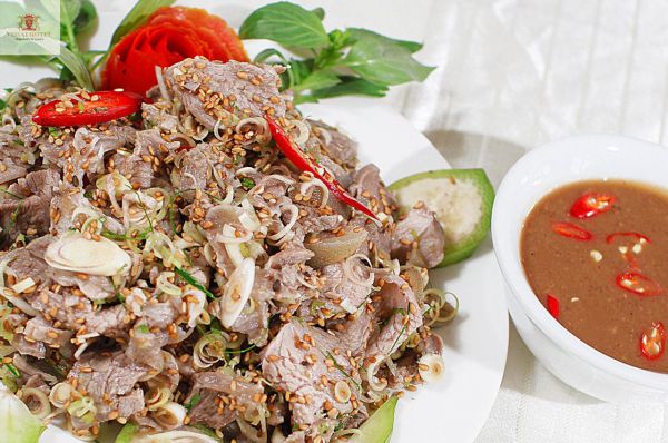 Món tái dê - Đặc sản Ninh Bình không thể bỏ qua