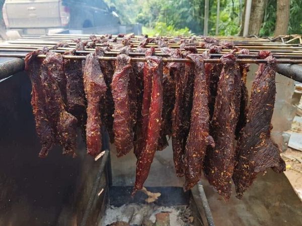 thịt trâu gác bếp