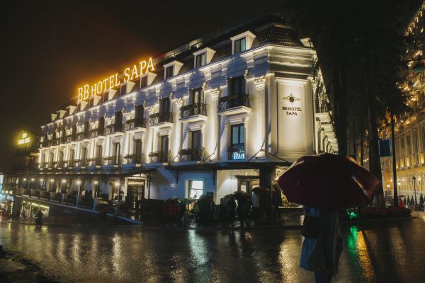 Sky Lounge & Rooftop tọa lạc tại tầng thượng của khách sạn