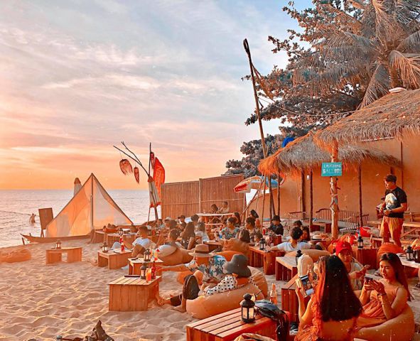 Một góc nhỏ cực chill tại Ocsen Beach Bar & Club Phú Quốc