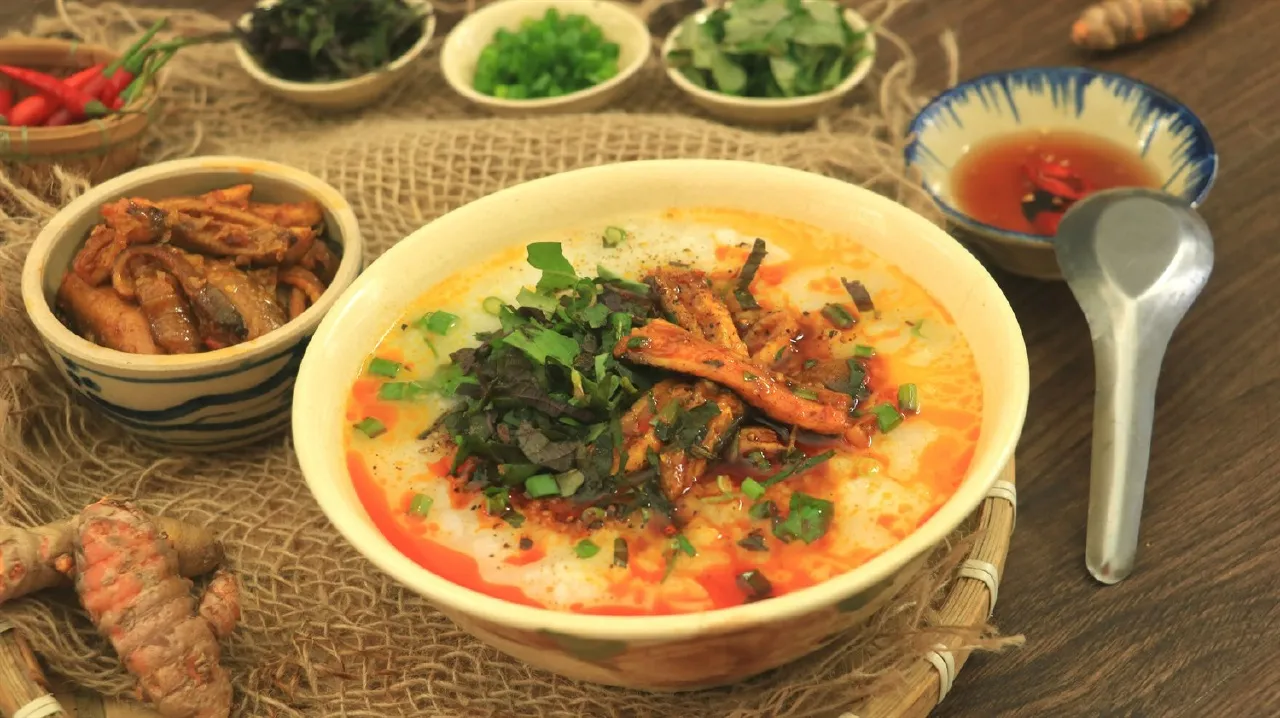 Du lịch Vinh đừng quên thưởng thức món cháo lươn ngon nức tiếng
