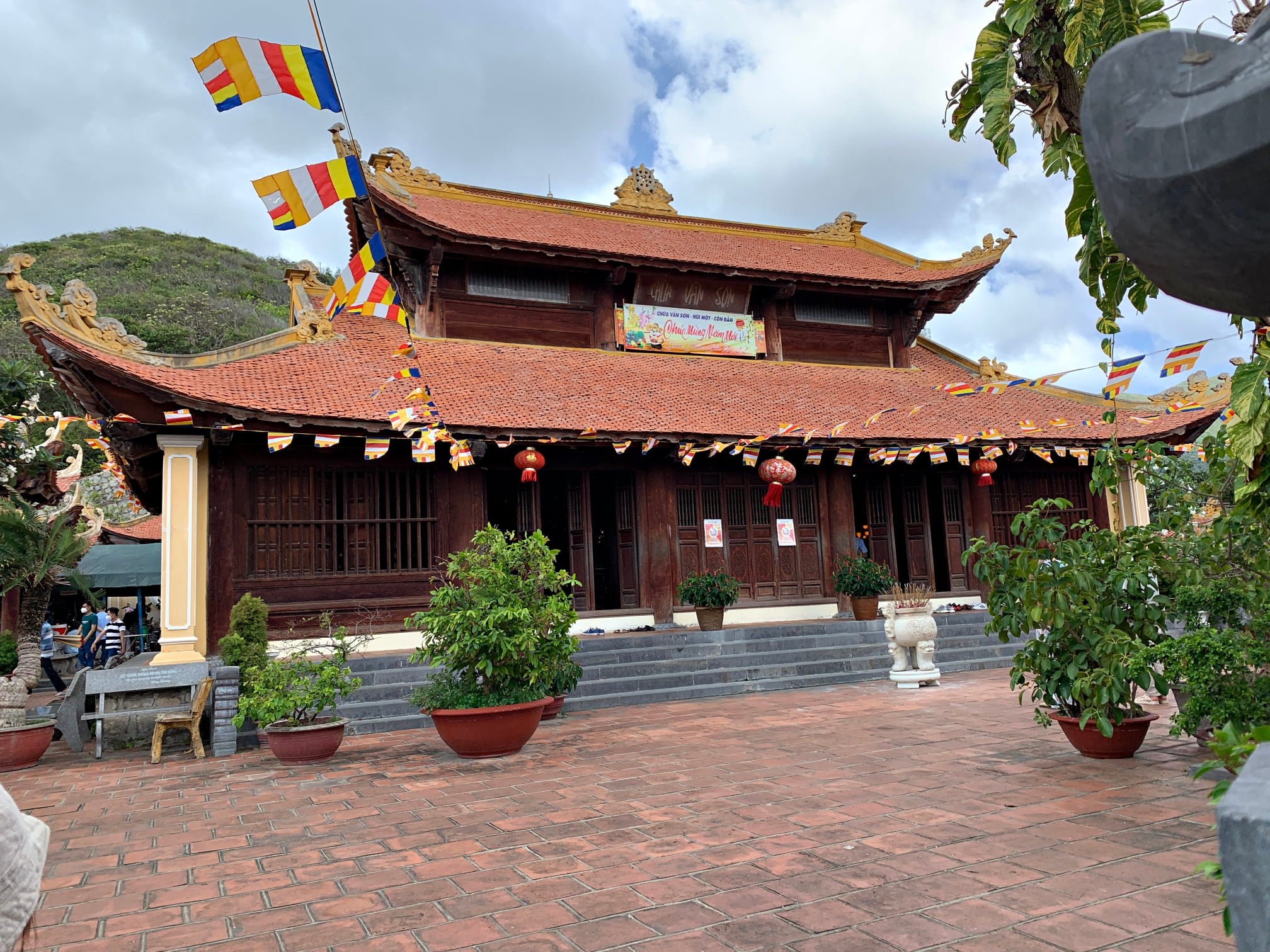 Du lịch Côn Đảo 2 ngày 1 đêm - chùa Vân Sơn Tự
