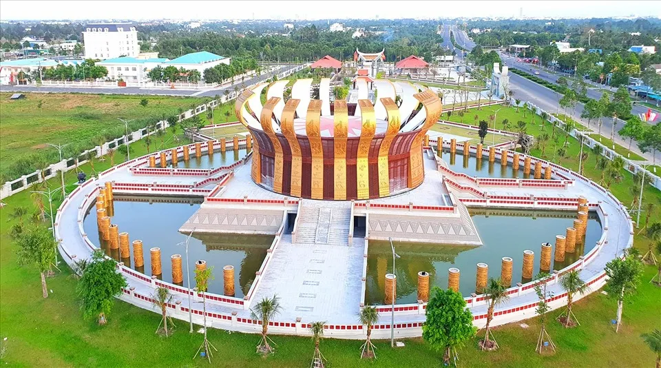 Quần thể đền thờ vua Hùng