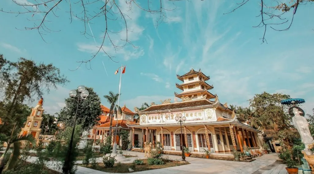 Vãn cảnh Chùa Tuyên Linh