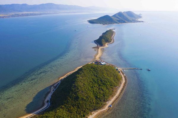 Điệp Sơn - Nha Trang nổi tiếng với con đường giữa biển