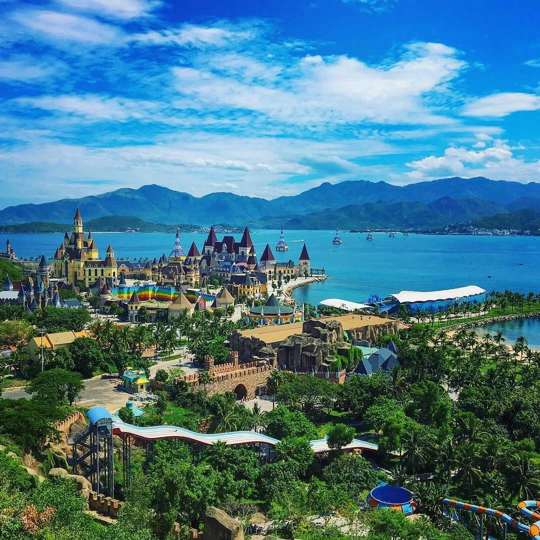 Toàn cảnh khuôn viên Vinpearl Nha Trang