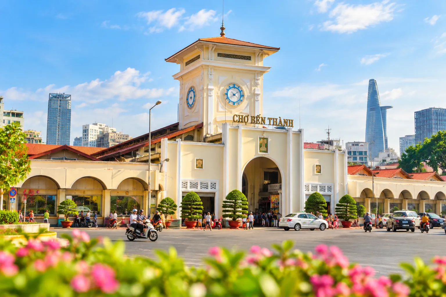 Chợ Bến Thành - Khu chợ hơn 100 năm tuổi ở Sài Gòn