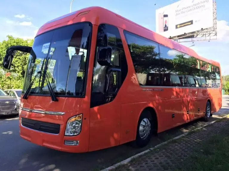Xe khách là phương tiện tiết kiệm chi phí nhưng mất nhiều thời gian hơn