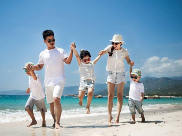 Gợi ý trang phục du lịch dành cho gia đình