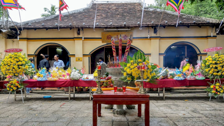 Lễ giỗ bà Phi Yến diễn ra ngày 15 tháng 8 âm lịch hàng năm