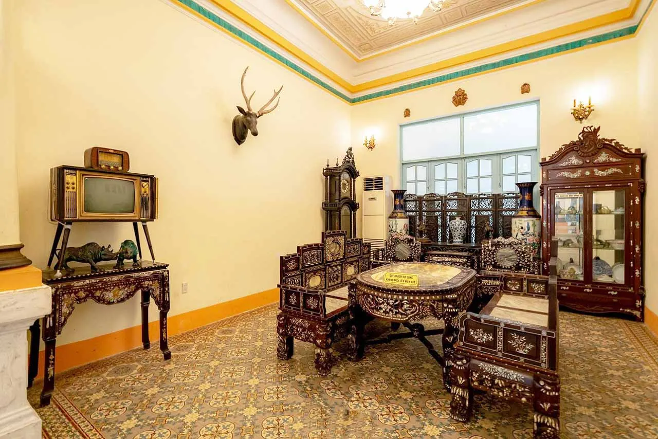 Bên trong nhà công tử Bạc Liêu