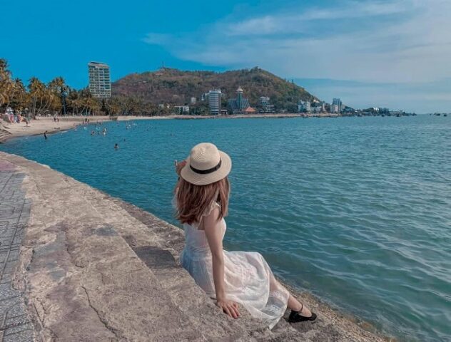 Du khách checkin tại Bãi Trước Vũng Tàu