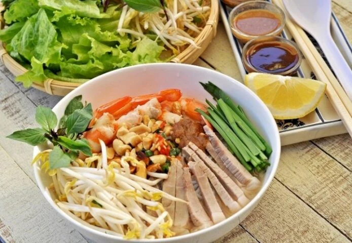 Bún gỏi dà là biến tấu của món gỏi cuốn