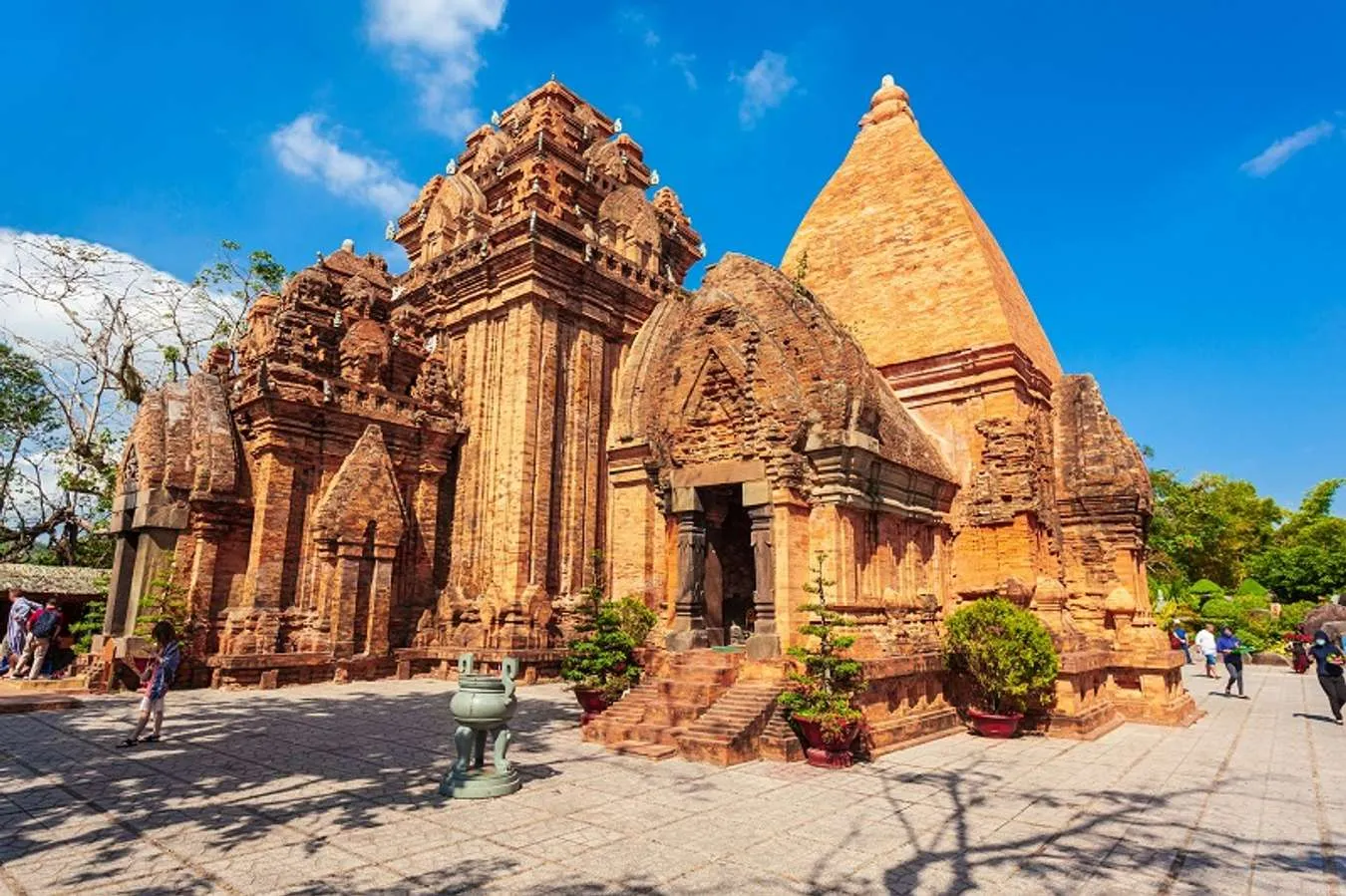 Tổng thể kiến trúc tháp bà Ponagar