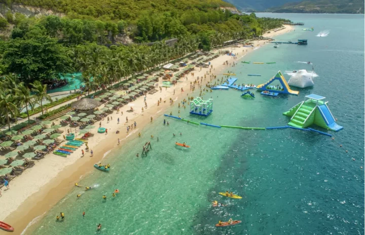 Thời điểm đẹp nhất để du lịch Nha Trang là từ tháng 5 đến tháng 8 hàng năm