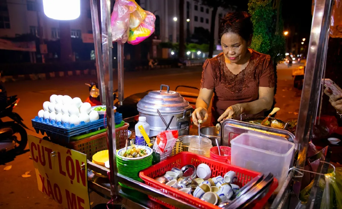 Phố An Dương Vương - con phố vặt nổi tiếng ở Sài Gòn