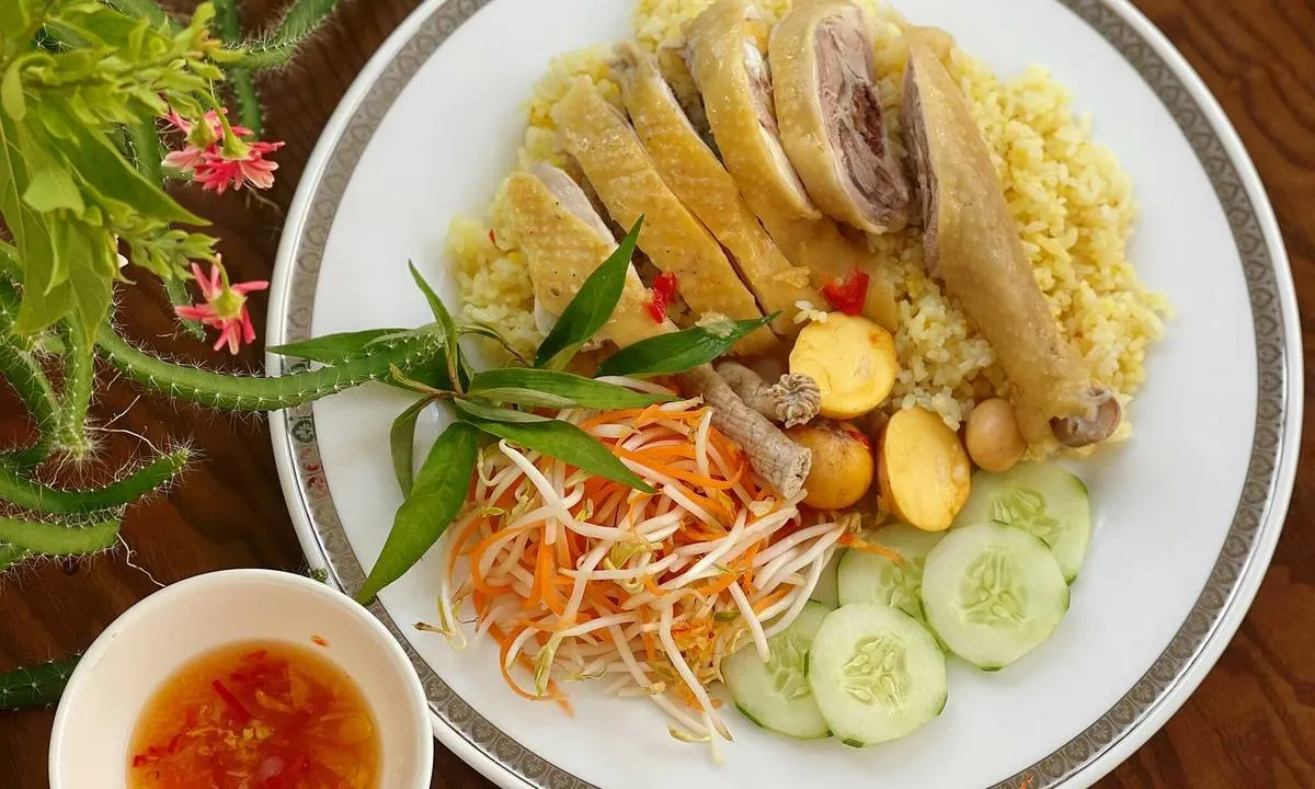 Có dịp ghé thăm Phú Yên bạn chớ bỏ qua món cơm gà nhé