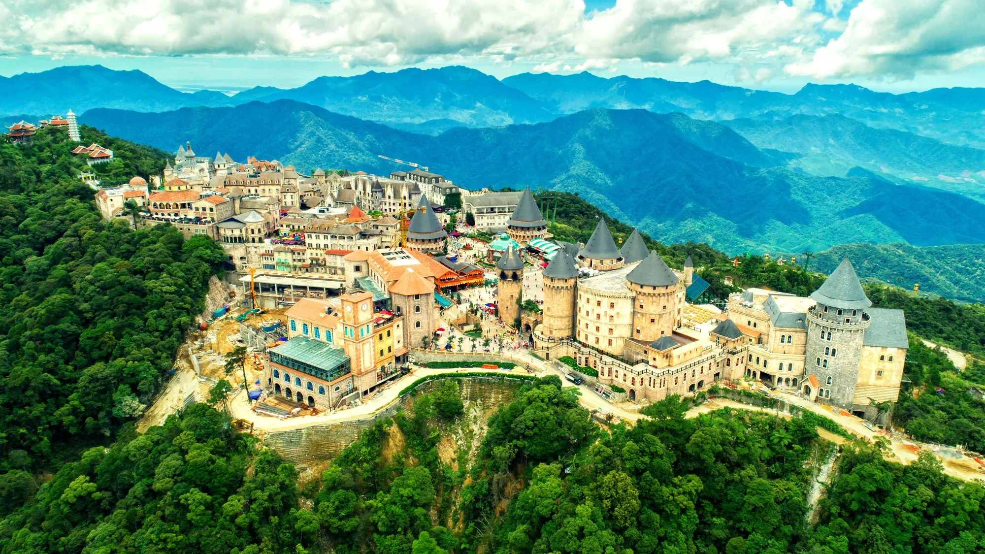 Du lịch Đà Nẵng đừng bỏ qua Bà Nà Hills