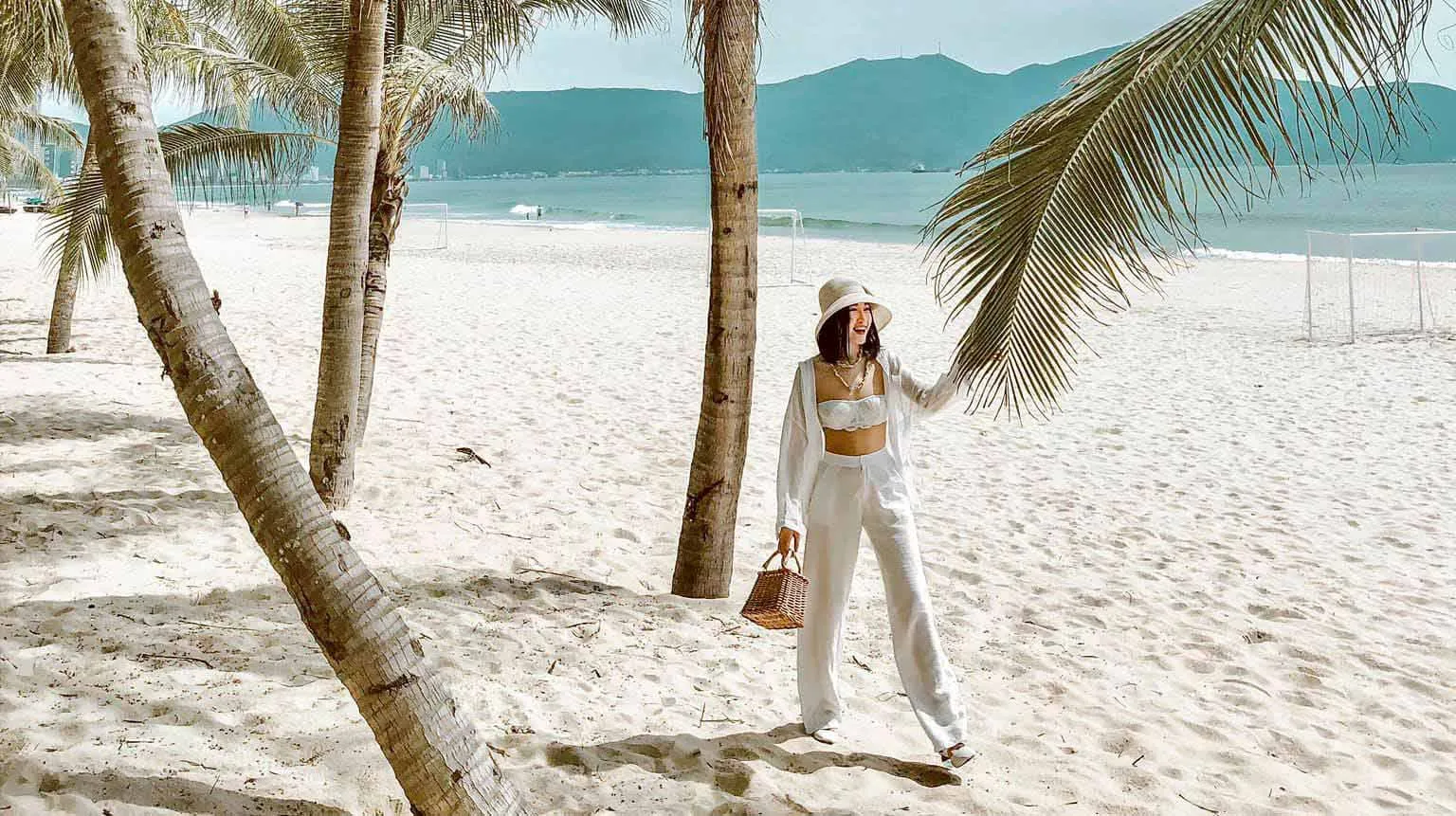 Bãi biển Mỹ Khê - địa điểm check-in siêu hot tại Đà Nẵng
