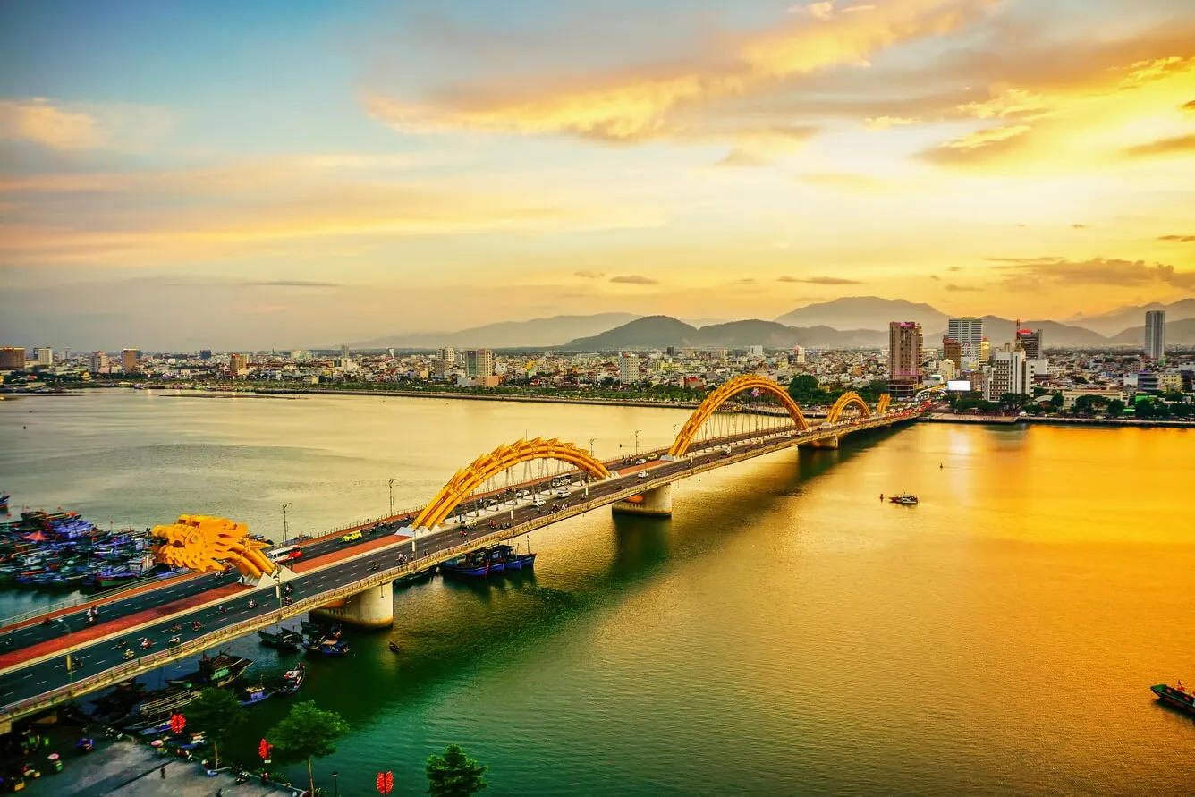 Chắc chắn bạn không muốn bỏ lỡ Cầu Rồng khi tới Đà Nẵng