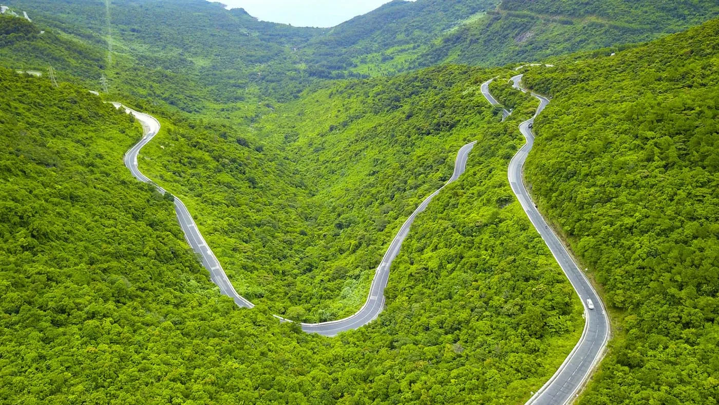 Vẻ đẹp hùng vĩ của đèo Hải Vân