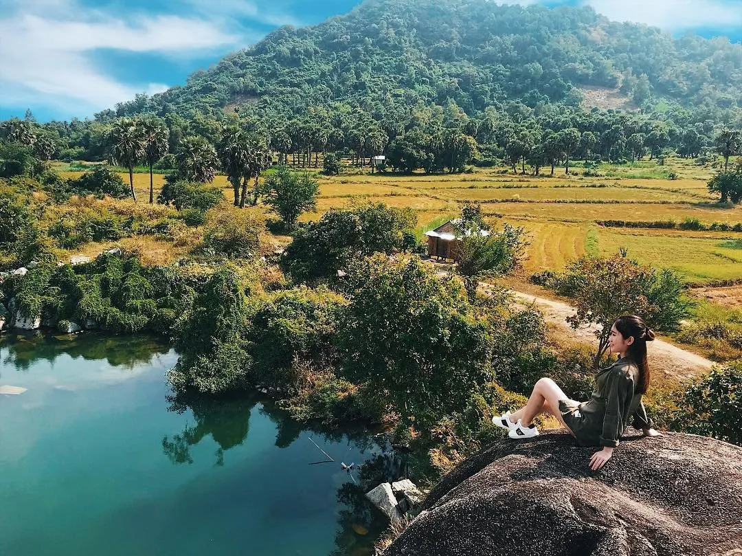 Hồ Latina điểm sống ảo được yêu thích của các bạn trẻ