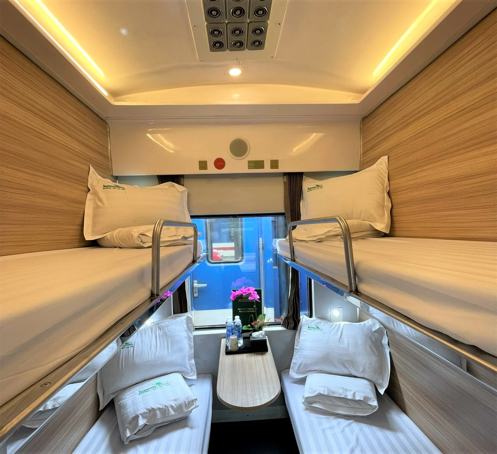 Sắp có tàu Hà Nội Đà Nẵng sang, xịn như khách sạn