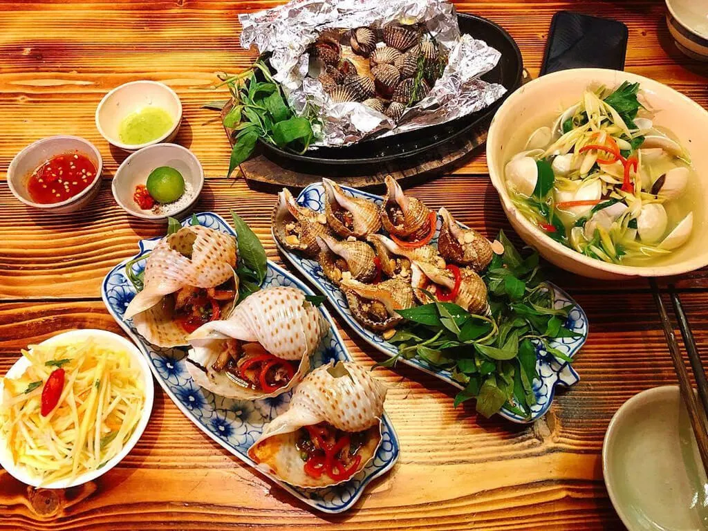 Thưởng thức các loại hải sản tươi ngon khi du lịch Quy Nhơn